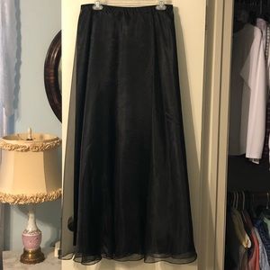 Gently Used Ladies Long Tulle Skirt